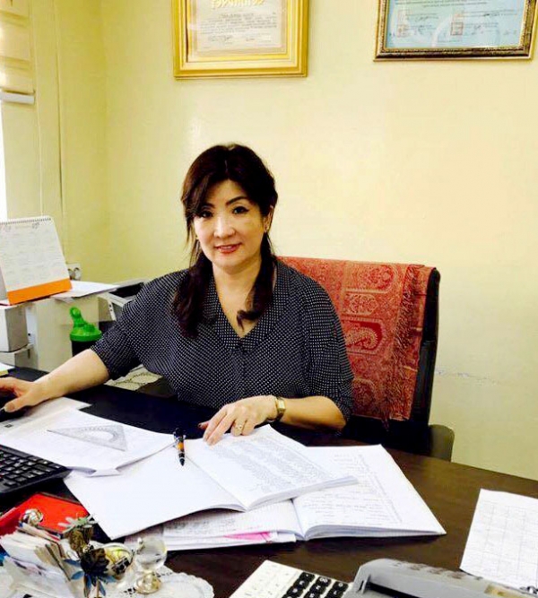 Сургалтын албаны менежер, Боловсролын тэргүүний ажилтан, Эдийн засгийн ухааны магистр Р.Ариунтуяа